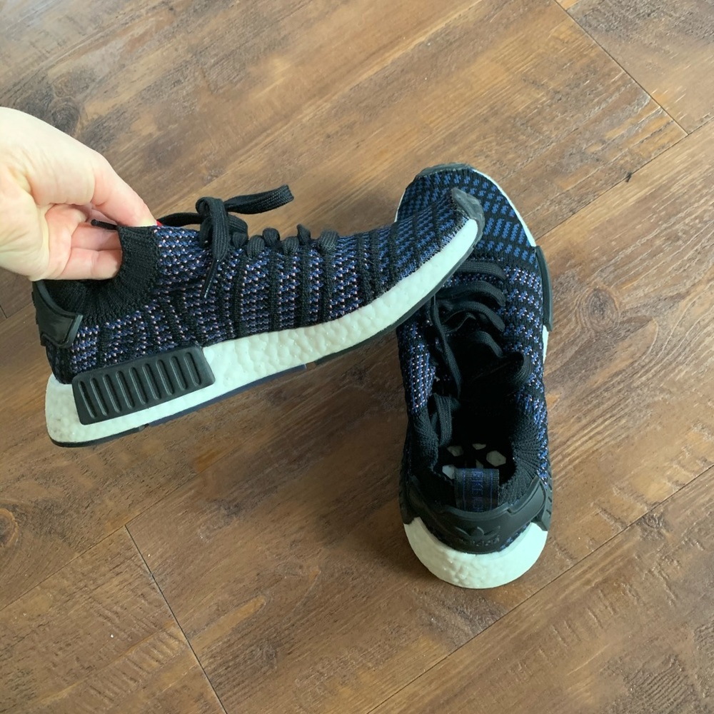 Adidas NMD R1 Primeknit Sneakers, size 7, black